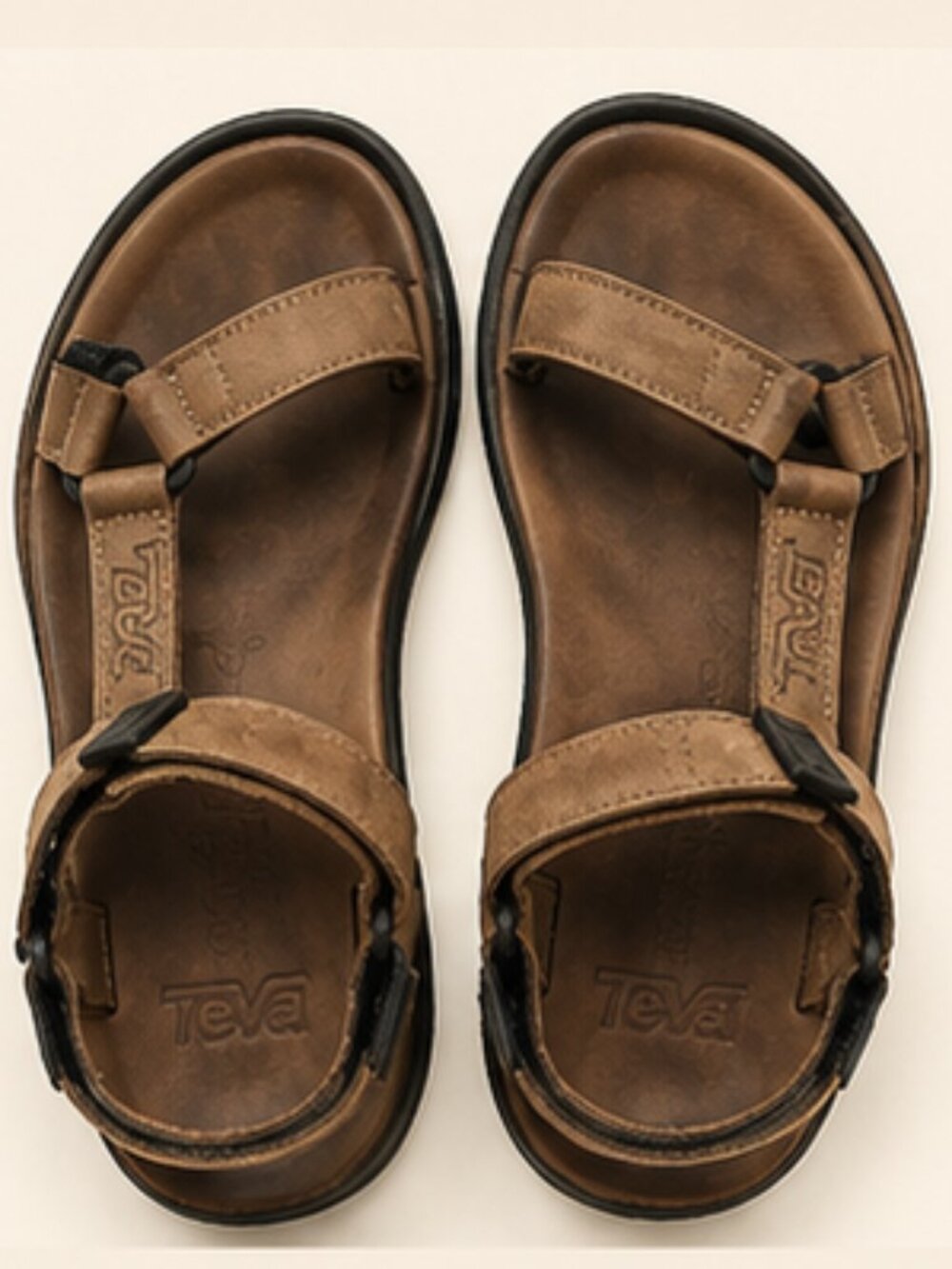 Teva Brown Leather Strappy Sandals // Boho Gorpcore 90s Style